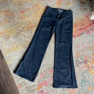 Vintage Joe’s Jeans Wide Leg Muse from early 2000s. Mid-rise/size 29. Fit small.